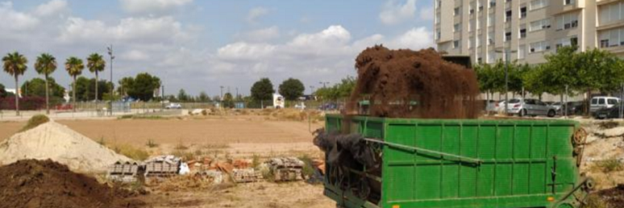 Valencia acoge un proyecto de compostaje de paja de arroz en huertos urbanos