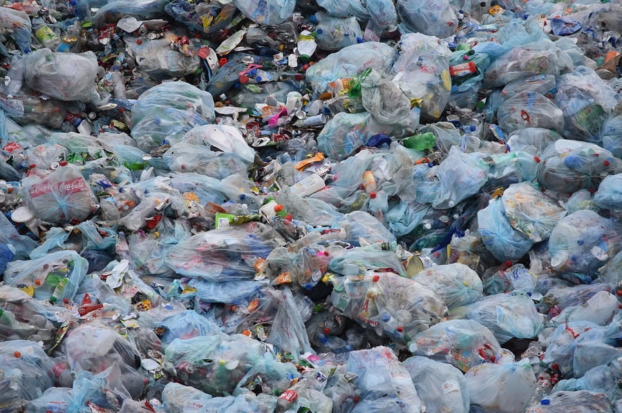 Hoja de ruta de la industria británica del plástico para reducir los residuos plásticos en vertederos
