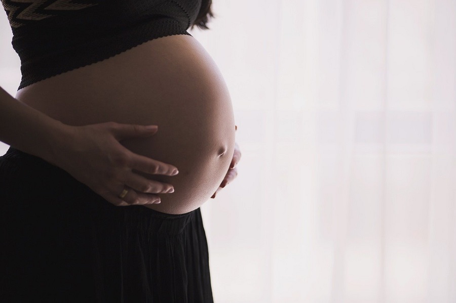 Encuentran nuevas sustancias químicas en mujeres embarazadas y sus hijos recién nacidos