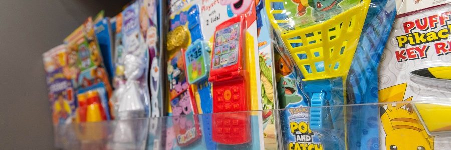 La cadena británica de supermercados Waitrose no venderá revistas infantiles que regalen juguetes de plástico desechables