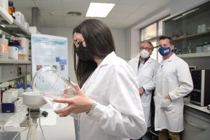Las depuradoras pueden retener hasta el 90% de los microplásticos de las aguas residuales