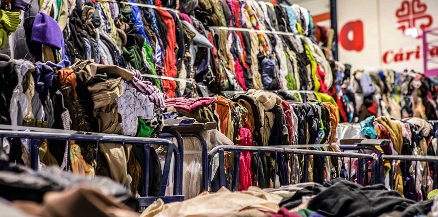 Informe de Cáritas sobre la reutilización y reciclaje de residuos textiles