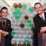 Los pilotos y la tripulación de easyJet vestirán uniformes fabricados con botellas de plástico recicladas