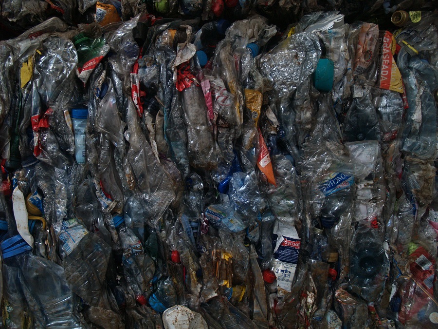 La industria del reciclaje de plásticos, amenazada por la pandemia de COVID-19