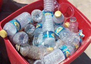 La UC desarrolla una tecnología para reciclar plásticos PET