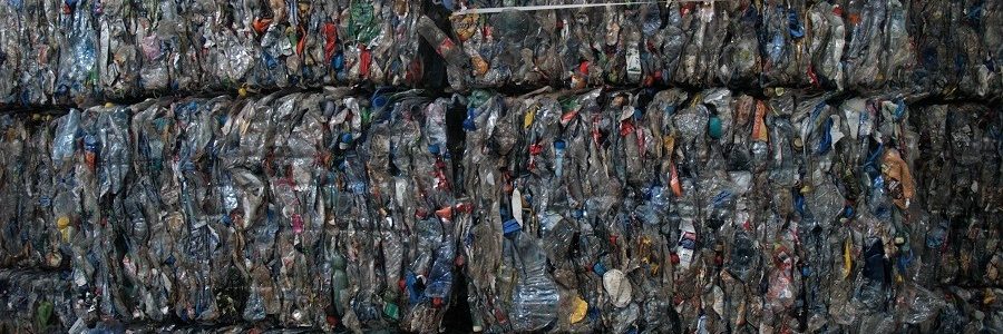 Las botellas de PET solo tienen un 17% de material reciclado, según un estudio de Zero Waste Europe