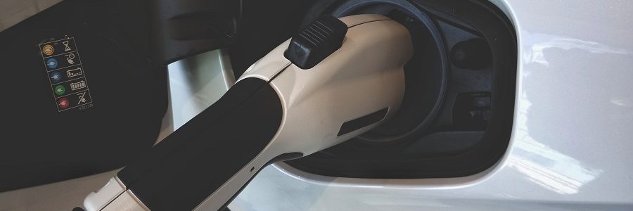 Investigadores describen un método más barato y eficiente de reciclar las baterías de los coches eléctricos
