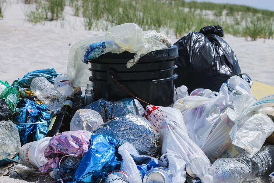 La OCDE alerta de que solo se recicla el 9% de los residuos plásticos