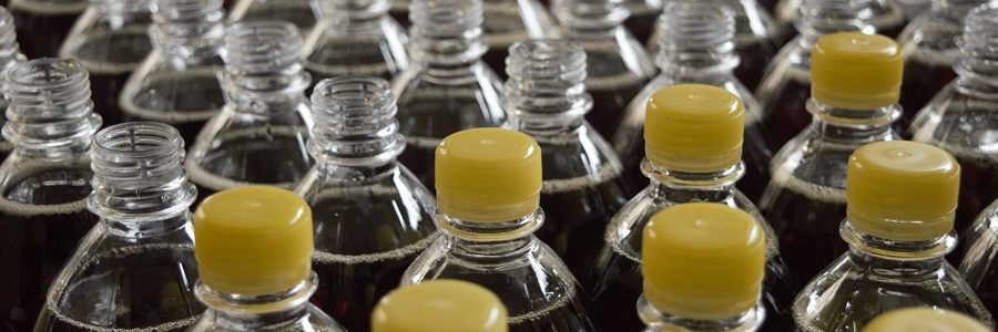 Encuentran mayores niveles de sustancias químicas en botellas de PET reciclado frente a las de material ‘virgen’