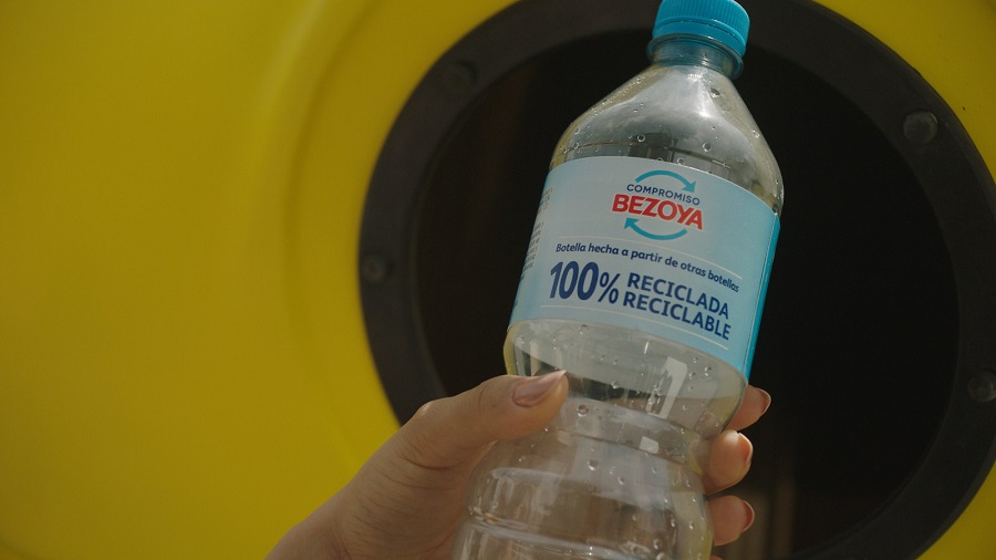 Botella de plástico reciclado de Bezoya