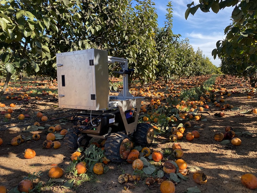 Robot para la recolección de fruta en el suelo desarrollado por Ainia