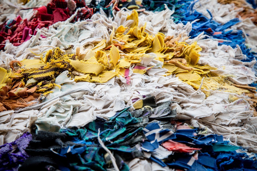 Proyecto para el reciclaje de residuos plásticos de origen textil