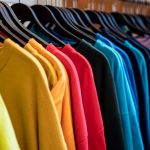Carbios se asocia con firmas de ropa deportiva para llevar el reciclaje enzimático al sector textil