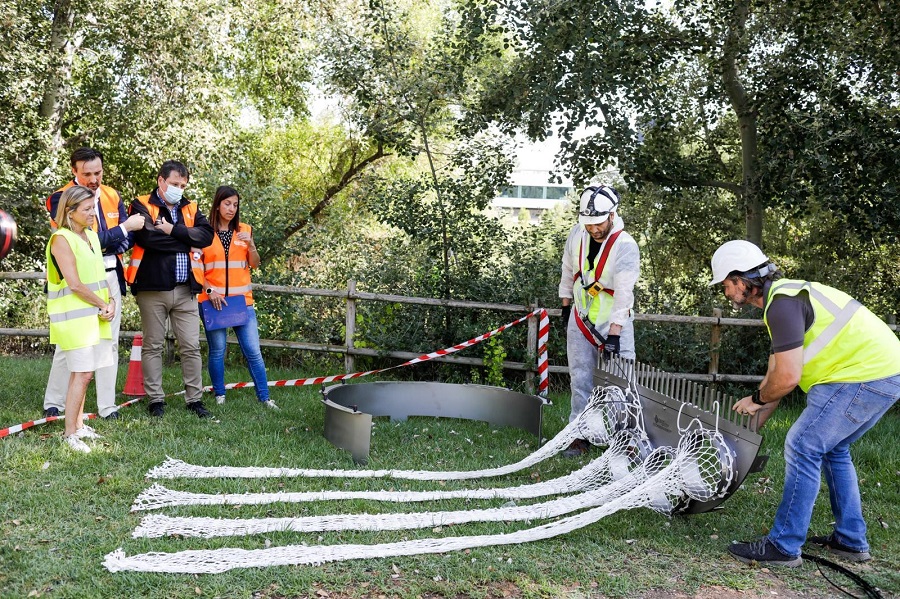 Coladores gigantes para evitar la llegada de toallitas a los ríos de Zaragoza