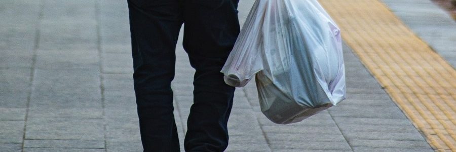 Desciende el consumo de bolsas de plástico en la UE, pero aumenta el de las más ligeras