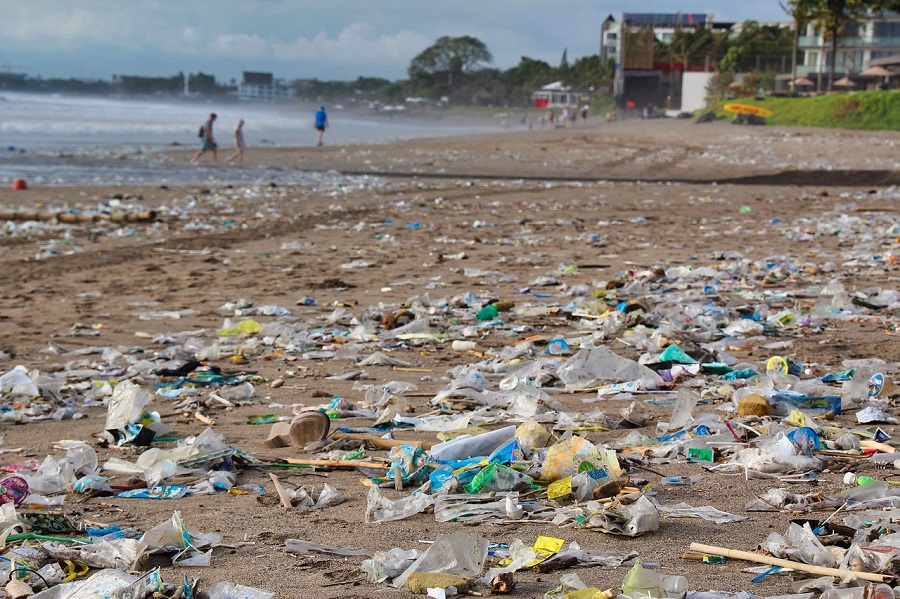 Los compromisos voluntarios para reducir los plásticos son ineficaces