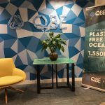QBE expone en sus oficinas una muestra de mobiliario hecho con redes de pesca retiradas del mar