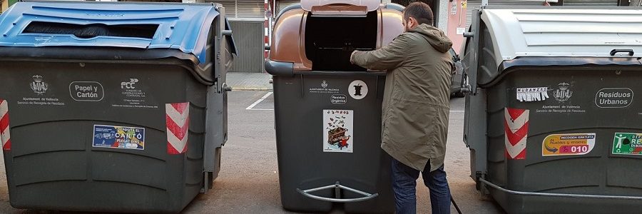 Los contenedores de materia orgánica de Valencia se abrirán con una tarjeta que identifique al usuario