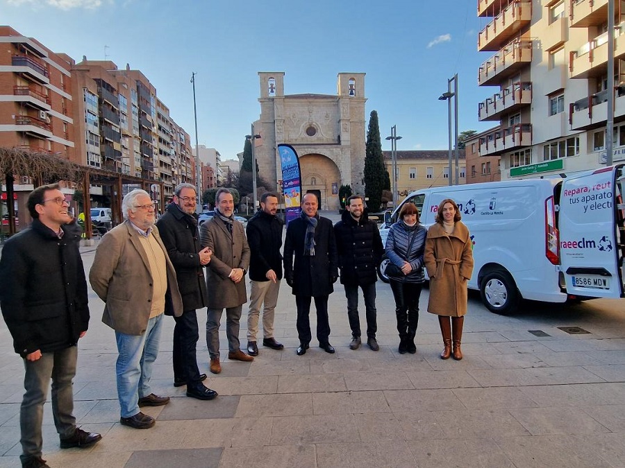 Taller itinerante en Castilla-La Mancha para la reutilización de aparatos electrónicos