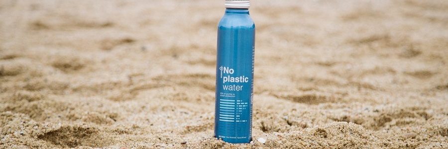 Ocean 52 lanza una botella de agua mineral en aluminio reciclable y reutilizable