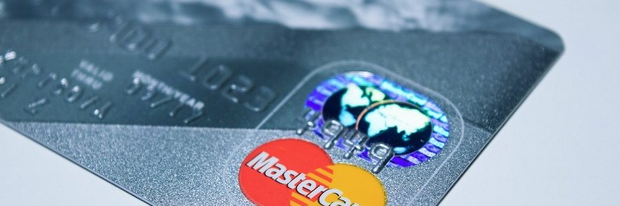 Mastercard usará plásticos reciclados o biodegradables en sus tarjetas bancarias