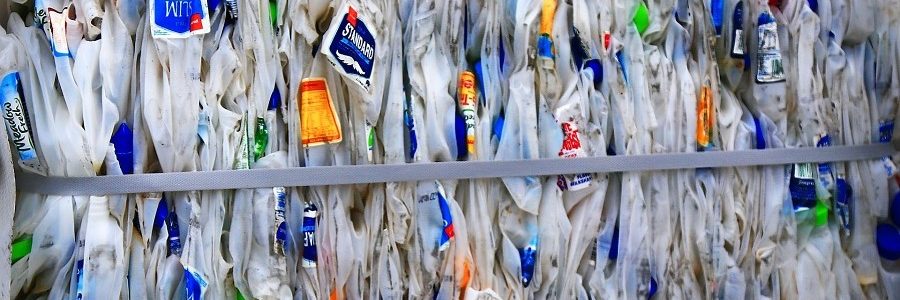 Un informe de Greenpeace asegura que el reciclaje de plástico aumenta su toxicidad