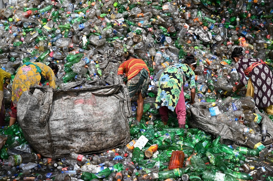 Expertos de la ONU participan en el tratado global sobre plásticos