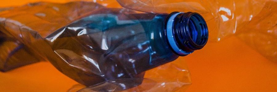 La producción de plástico mediante reciclaje químico reduce las emisiones de GEI, según un estudio