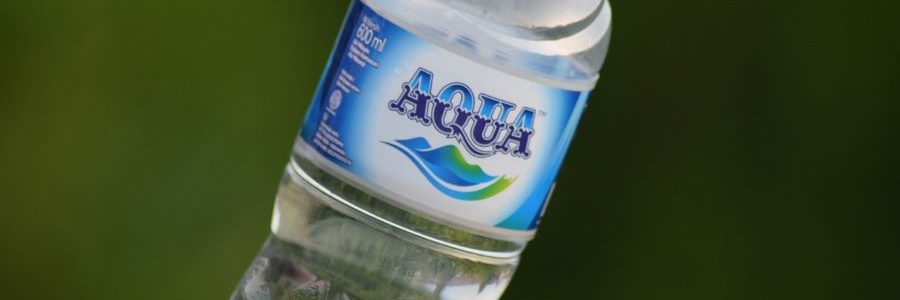 Consumidores europeos denuncian a las grandes marcas de agua embotellada por ‘greenwashing’