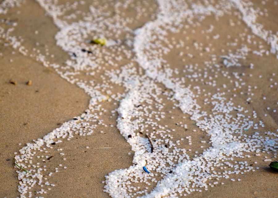 microplásticos en la playa