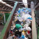 Científicos alertan de la presencia de tóxicos en los plásticos reciclados