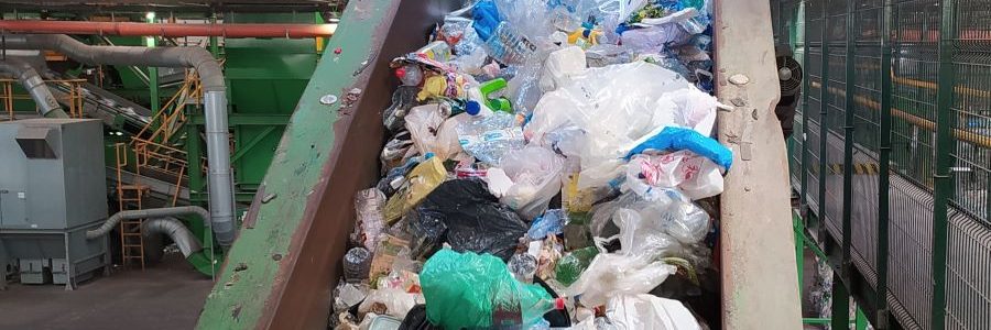 Científicos alertan de la presencia de tóxicos en los plásticos reciclados