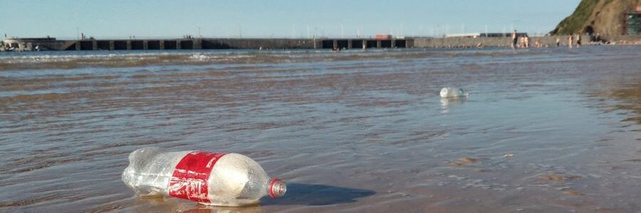 Un estudio vuelve a apuntar a Coca-Cola como el principal contaminador mundial de plástico
