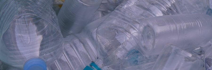 Un informe jurídico afirma que la discriminación del plástico en el reglamento de envases violaría la legislación europea