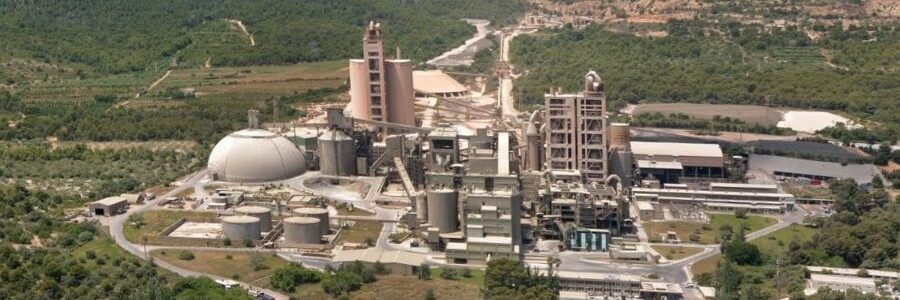 Cemex recibe 4,8 millones del MITECO para impulsar la economía circular en la producción de cemento