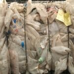 RecyClass aprueba las primeras etiquetas en botellas blancas de HDPE como compatibles con el reciclaje