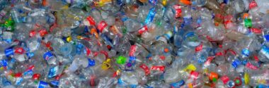 Un nuevo proceso utiliza la humedad del aire para reciclar residuos plásticos