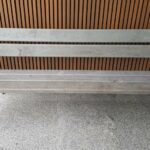 Empresas gallegas convierten plásticos no valorizables en mobiliario urbano y materiales de construcción