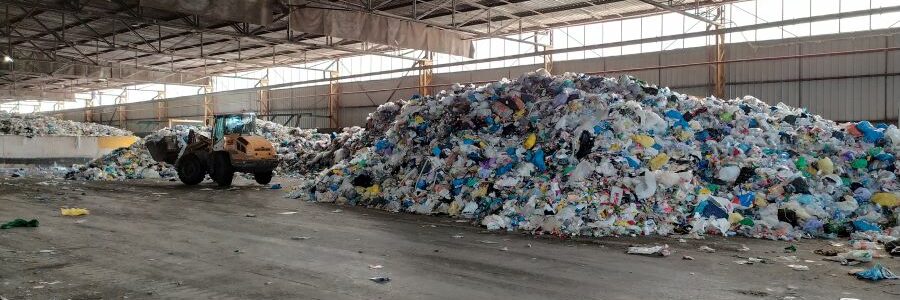 El negocio de tratamiento de residuos urbanos alcanza los 2.215 millones, un 4,2% más que el año anterior