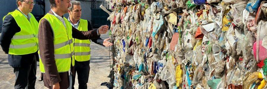 ANARPLA celebra el Día Mundial del Reciclaje con una visita institucional a Eslava Plásticos