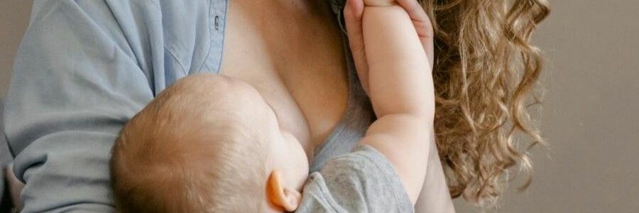 Detectan nanopartículas de metales y sílice en la leche materna humana