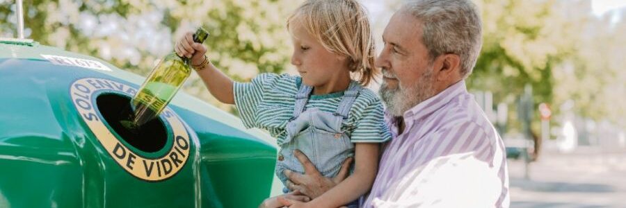 Las personas de entre 35 y 54 años de Castilla y León, Cataluña y Aragón son los que mejor saben qué residuo va a cada contenedor
