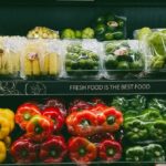 Los aditivos tóxicos del plástico que ingerimos a través de los alimentos