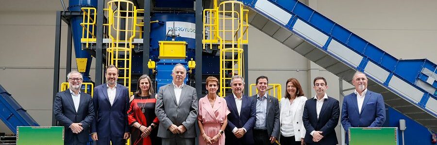 Iberdrola y FCC inauguran la primera planta de reciclaje de palas de aerogeneradores de la península ibérica