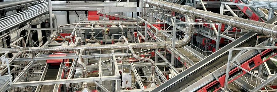 STADLER entrega una nueva planta automatizada de clasificación de residuos en Estocolmo