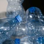 El Parlamento británico pide a su Gobierno que abogue por reducir la producción en el tratado global sobre plásticos