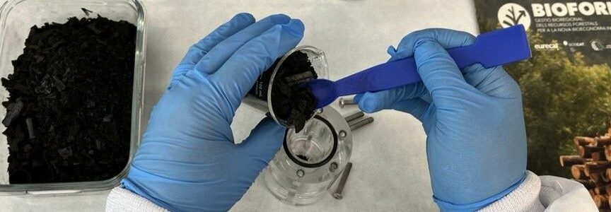 Eurecat convierte residuos forestales en materiales para descontaminar aguas y regenerar suelos