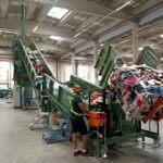 Humana estrena en Leganés una nueva planta de clasificación de textiles