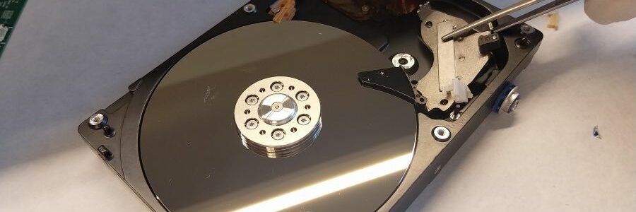 Ensayan nuevas tecnologías para reciclar los metales críticos de los ordenadores