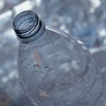 Los plásticos de botellas y latas pueden afectar a la salud de los bebés incluso antes de nacer